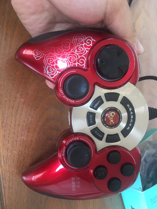 北通游戏手柄一个，因本人以前是nba有戏发...