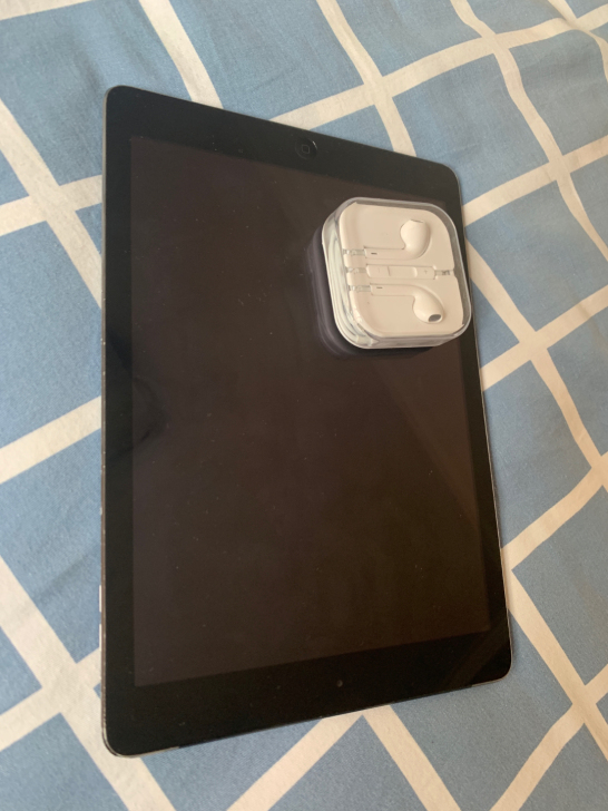 个人一手闲置国航16g ipad air1...