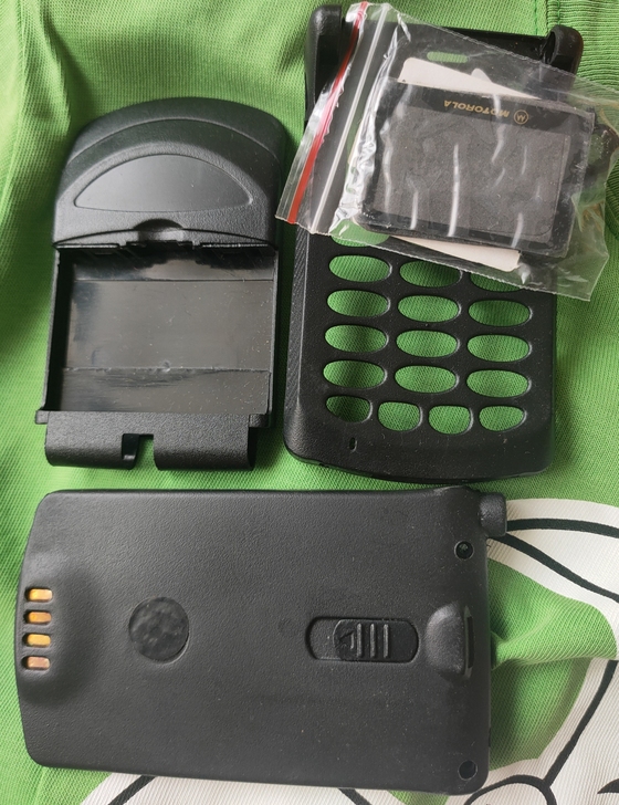 摩托罗拉手机外壳，付款后不退不换，请确认好...