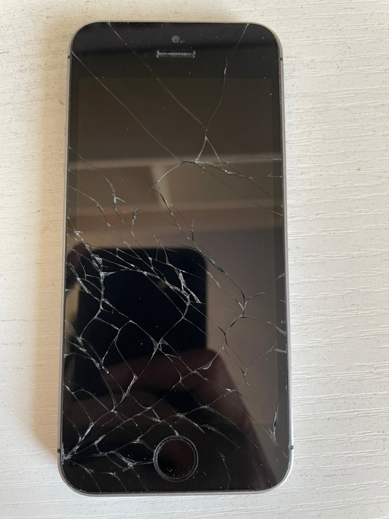iPhone se 苹果se16g  外屏碎