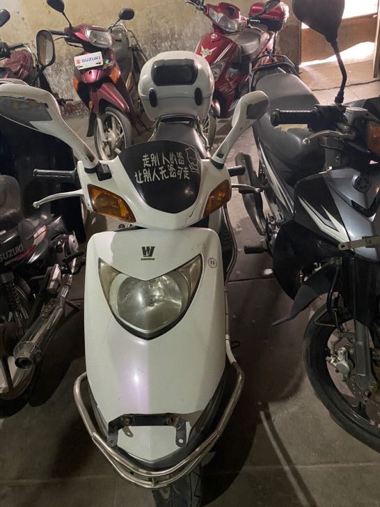 深泽县石油西区出售！豪爵踏板摩托车100发...