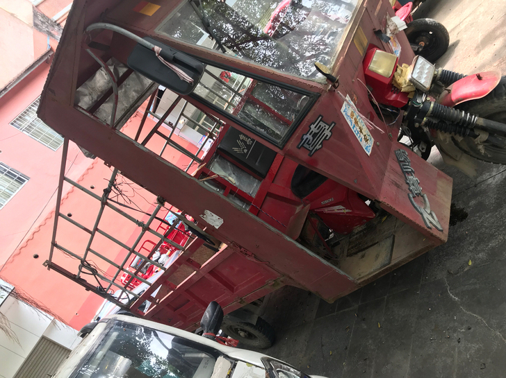 250发动机三轮车，2米4车厢，新车1万多...
