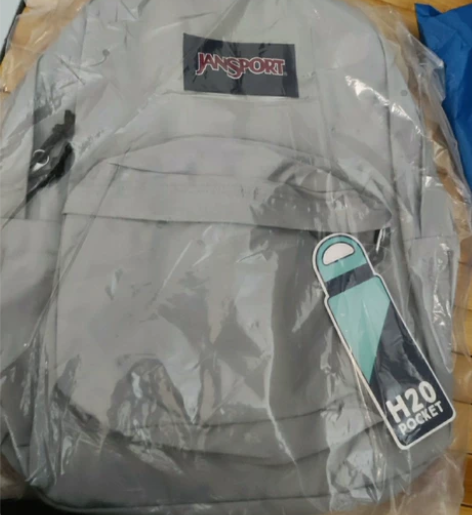 全新浅灰色Jansport杰斯伯正品双肩背...