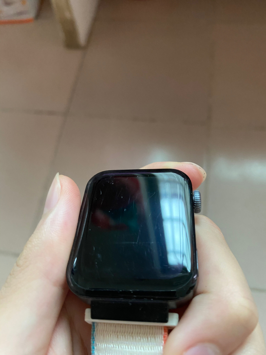 出一个小米手表，过保，有磕碰，屏幕有些许划...