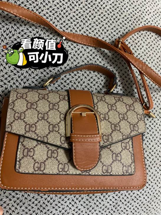 (包邮)女士包包 七成新 有轻微背过痕迹 ...