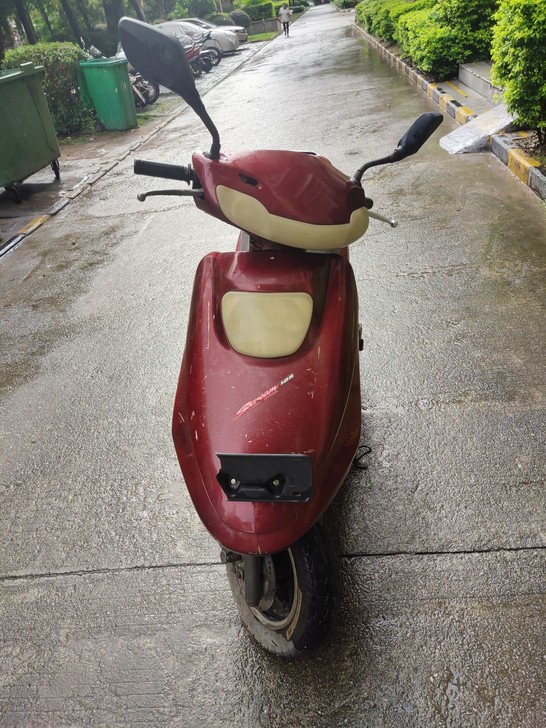 女装踏板摩托车,现在回老家不用了,低价出售了