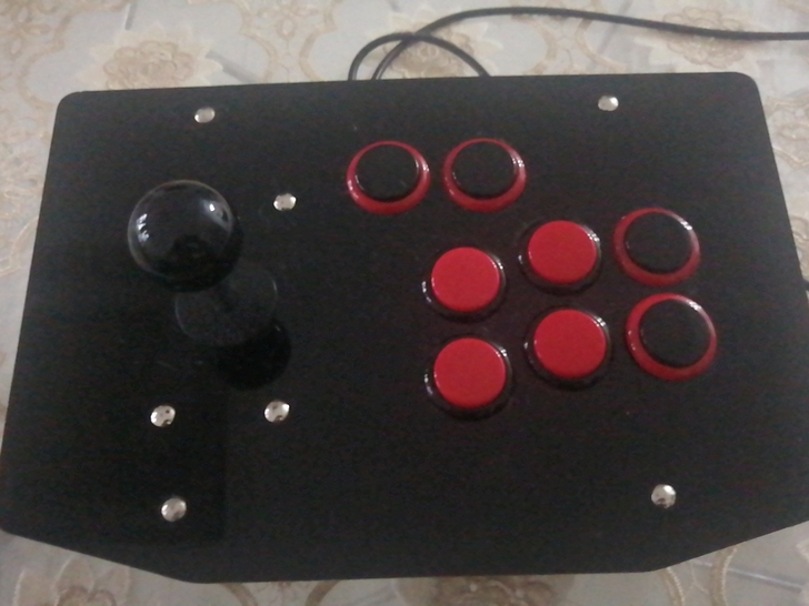 游戏摇杆 一共没玩三次 99新了 不爱玩了...