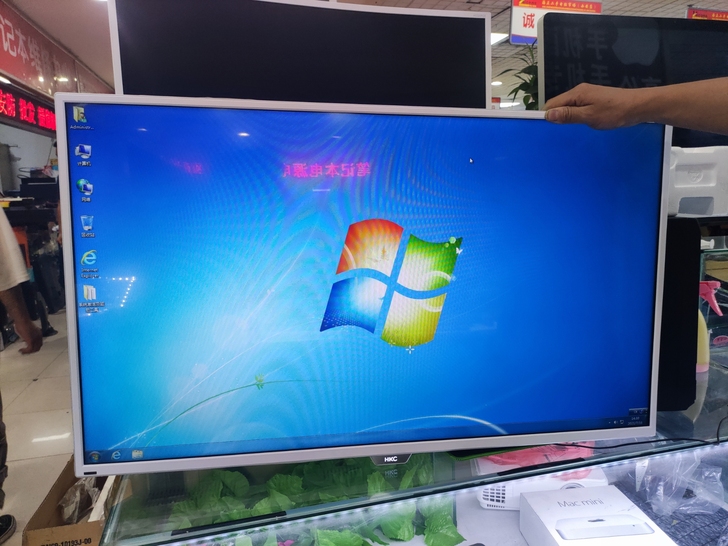 hkc显示器m40a1h，40寸显示器带包...