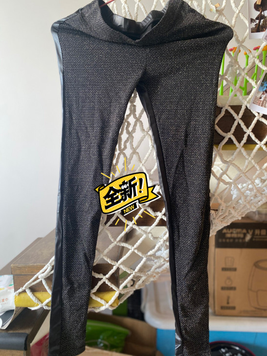 全新女装修身裤子，合计3条，每条9元，3条...