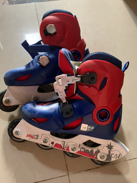 迪卡侬实体店买的，有磨损，不影响使用。原价...