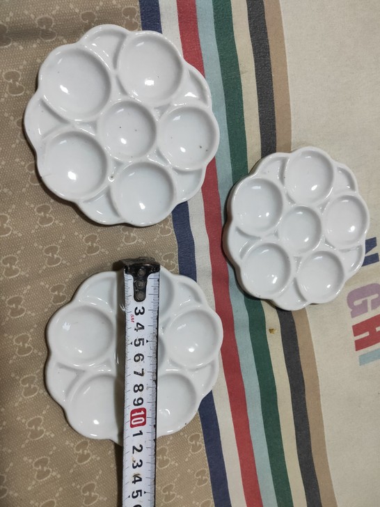 三只老调色盘，一只有残如图