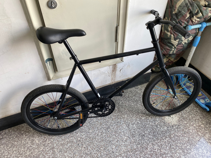 在上一任车主手里买过来大概4天 车子有轻微...