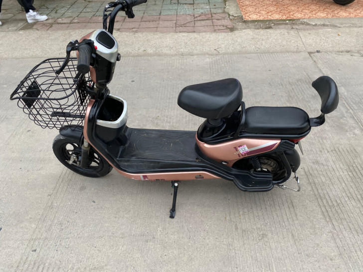 爱玛电动车60v20a能跑40公里左右，外...