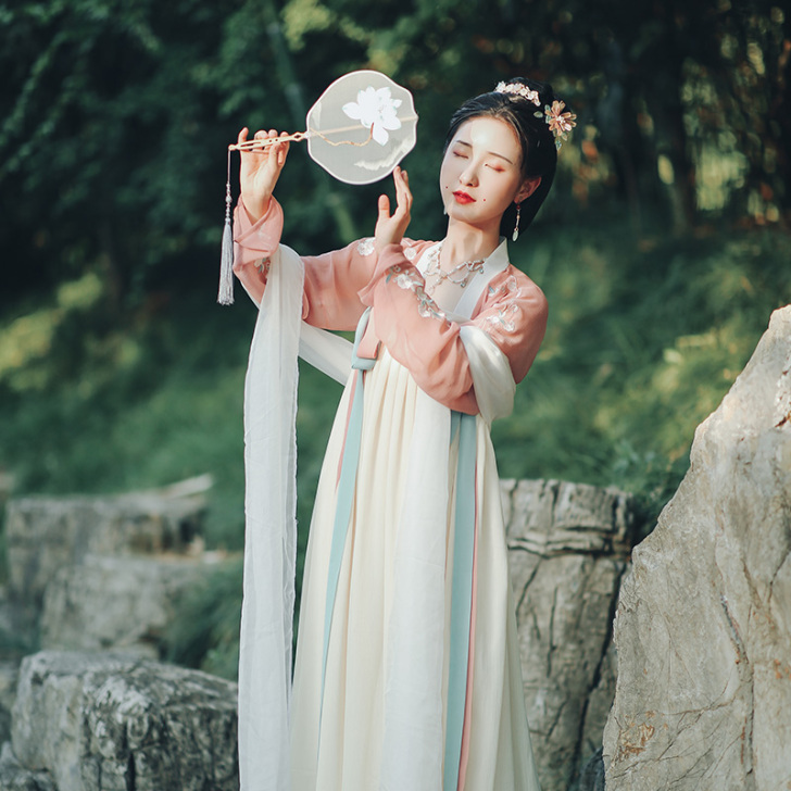 池夏红陌樱华:落樱 原创改良汉服唐制齐胸襦...