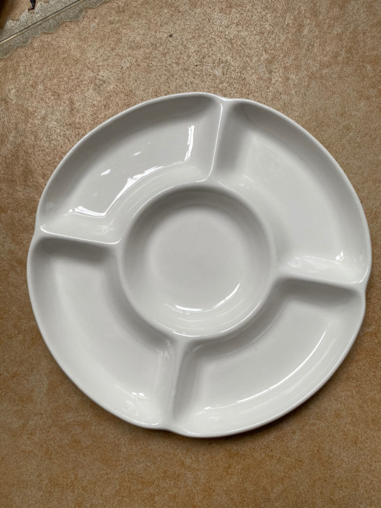 陶瓷梅花调色盘，直径20CM.微瑕疵.盘内...