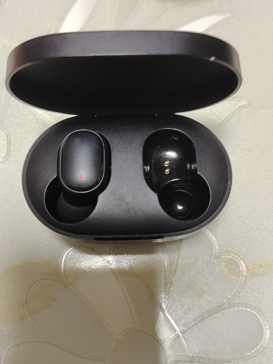 红米AirDots真无线蓝牙耳机，两个充电...