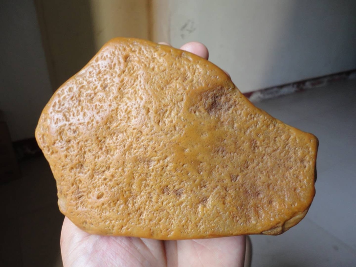 黄蜡石鸡爪纹摆件 镇纸  轮廓象个什么动物...