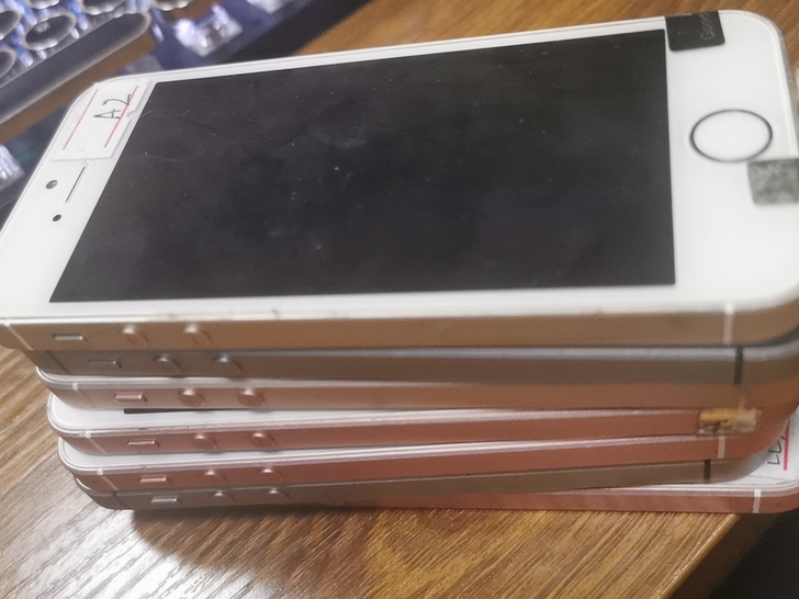 苹果se  可还原 无所 无ID  总共有...