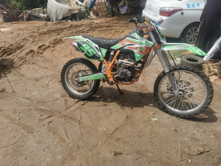 越野高赛摩托车精品车况有喜欢的联系