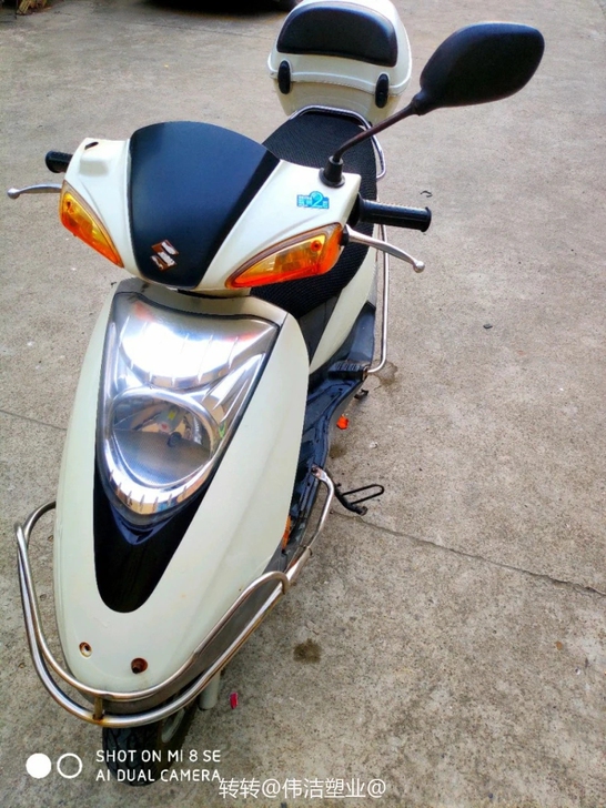 7-8成新铃木摩托踏板原装货 在市区放仓库...