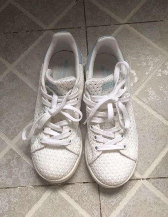 阿迪达斯三叶草  女 板鞋  36码  9新