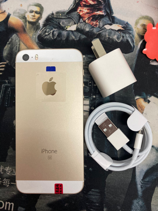 苹果se全功能插卡即用