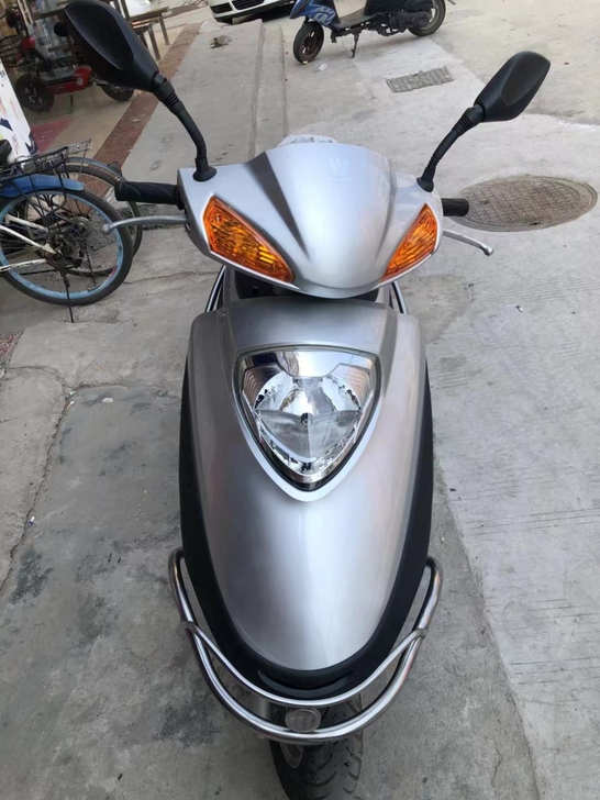 豪爵牌125,踏板车,九成新,手续齐全,正...