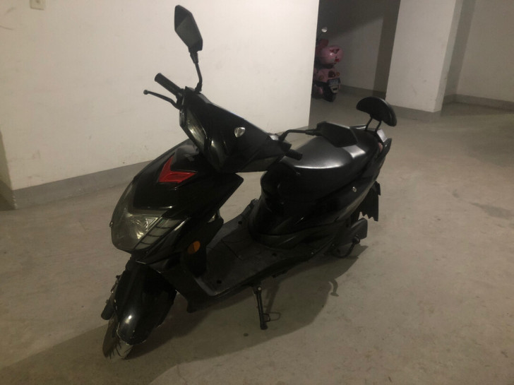 新日电动车2100元雅迪电动车1800元。...