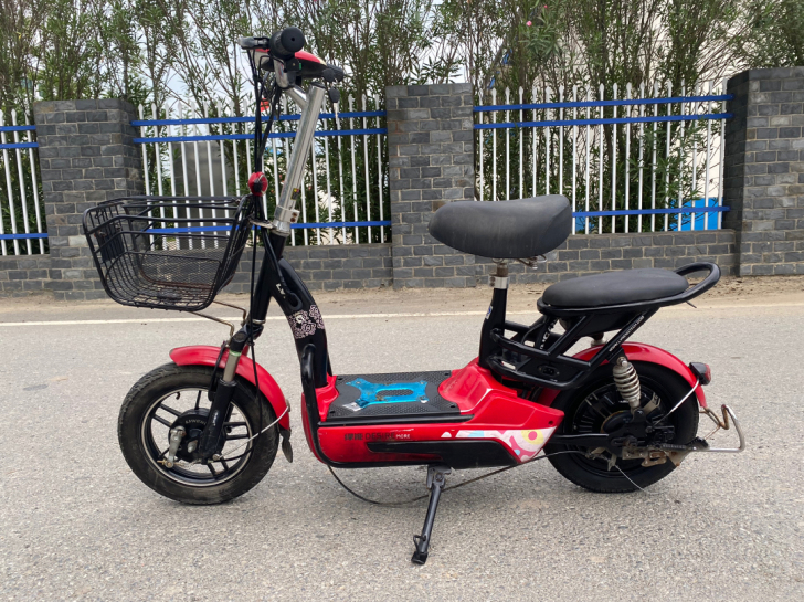 雅迪电动车48v12a 能跑25公里左右，...