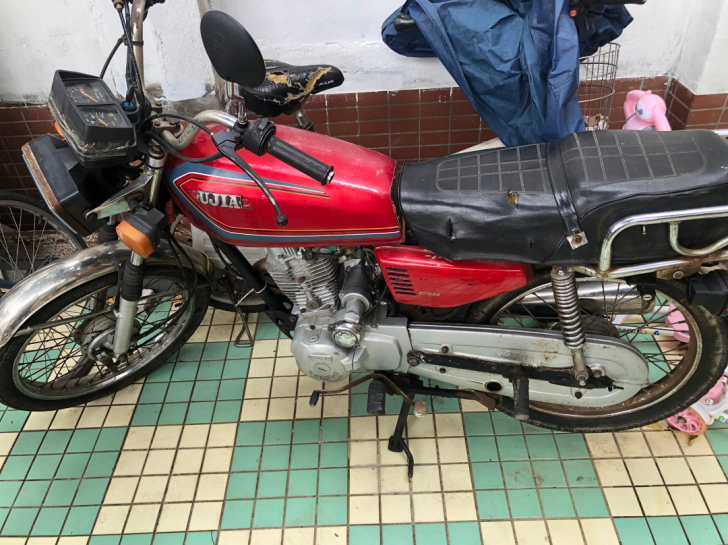 出售几台闲置摩托车，一台铃木250复古33...