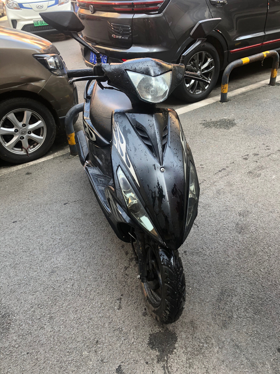 踏板摩托车鬼火摩托车