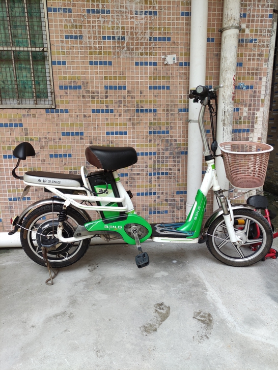 出本铃电动车，没上牌，48伏12安锂电池可...