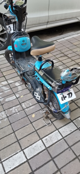 小刀电动车,20A大电瓶,有意者联系我!