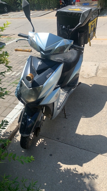 电动车，外卖车，绿源牌子，车架子