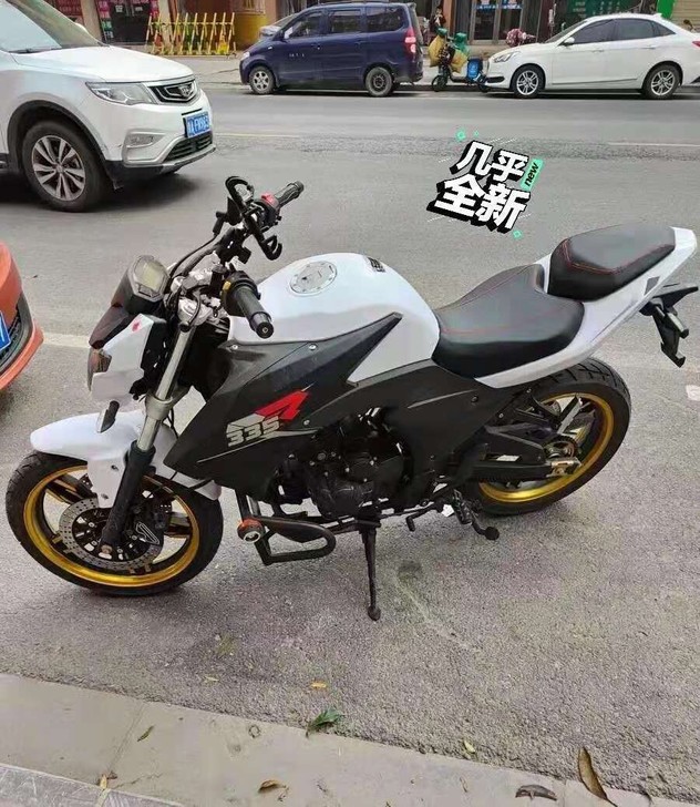 摩托车目前跑了1500多公里,公里数缓慢整...