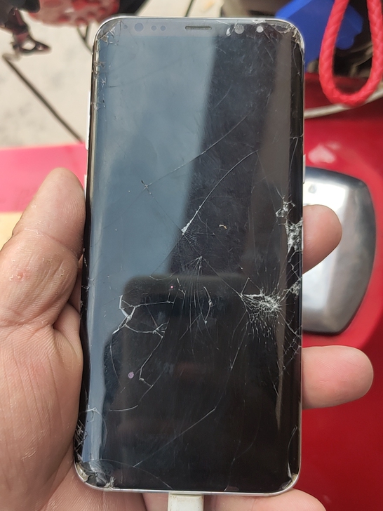 三星s8+内屏坏了