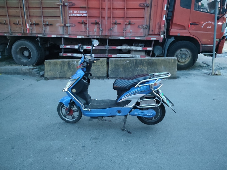 绿源电动车,60伏电瓶,用不到了便宜转让