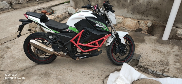 街车摩托车，200cc，极速120，牌是真...