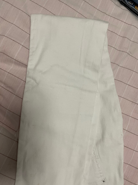 白色牛仔裤