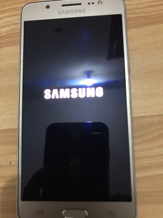 三星j5   不可多得的靓机