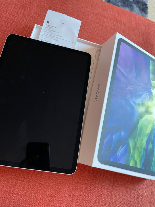 iPad pro 2020款 11英寸银色...
