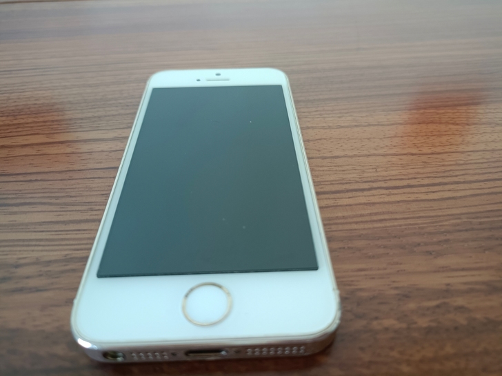 苹果5s手机，原装正版，未拆机未维修过，自...