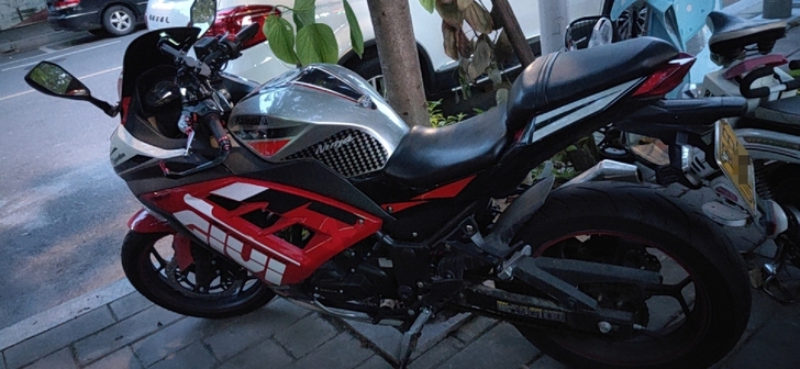 机车  地平线  跑车  街车  摩托车 ...