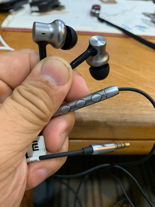 小米耳机,声音正常、功能正常