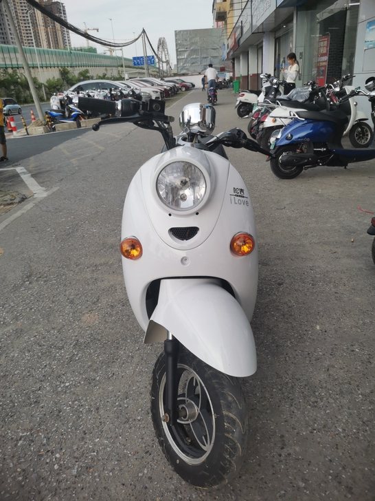 二手电动车，证件齐全。价格优惠。价格不是真...