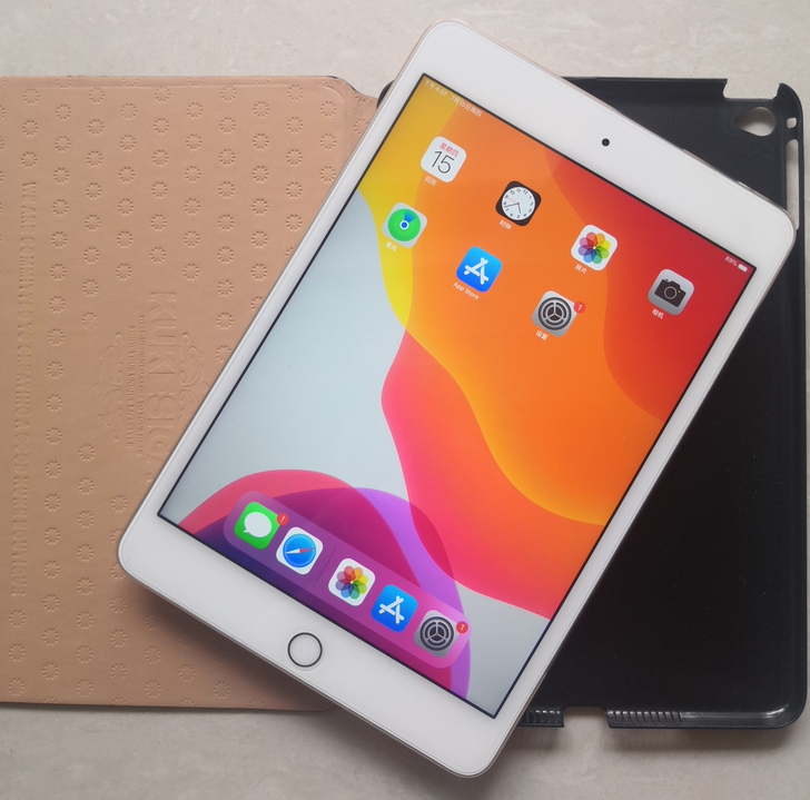 苹果ipad mini4 ,9成新,自用闲...