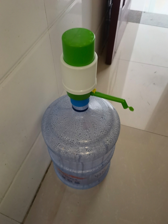 PCSS18.9升水桶 带吸水器