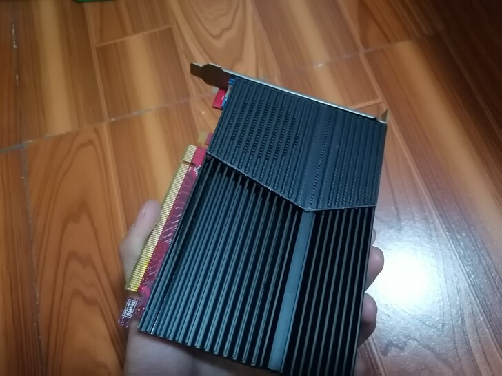 老显卡，换电脑没用拆下来的。昂达Hd5450