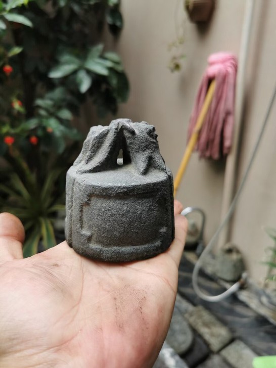 青石小石权，俩石榴把加开窗坨，老石新工，特价
