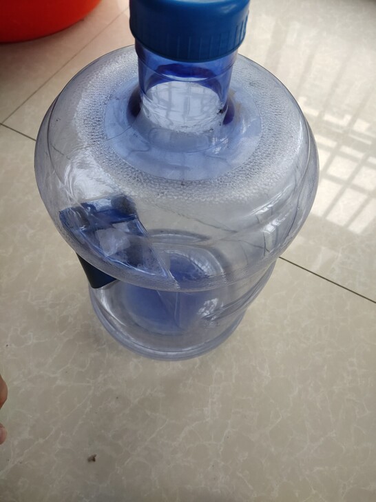 装水桶，买来用过两三次，自提